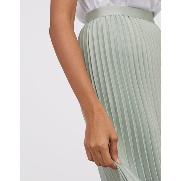 H&M Dresses & Skirts - H&M Mint Green Pleated Skirt (never worn!)